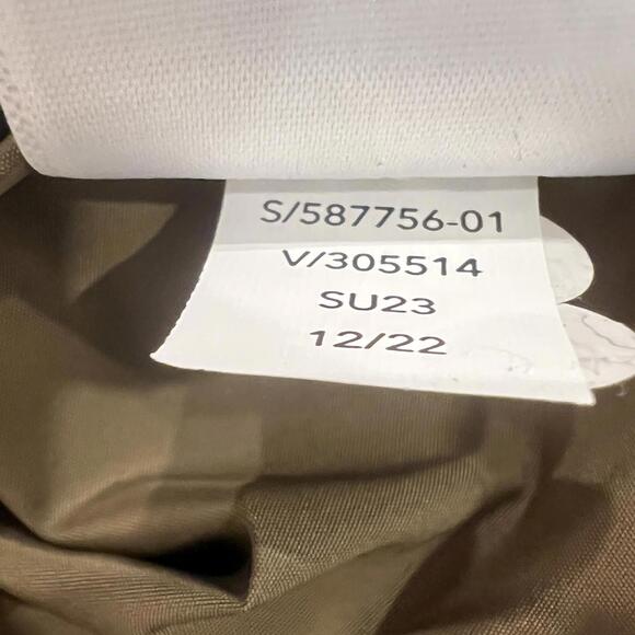 Athleta Boundless Vest Olive Green NWOT Medium Water Repellent - Picture 8 of 8